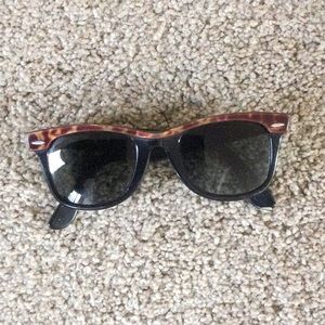Classic vintage ray ban wayfarer sunglasses